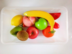 фото - Муляжі фруктів (в контейнерах)